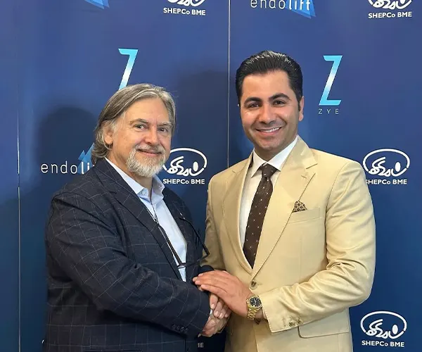 دکتر احسان صالح در کنار اساتید برتر